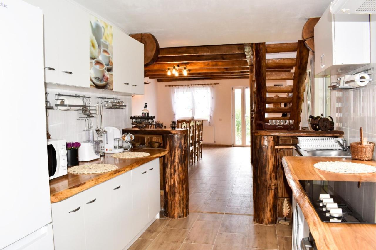 Casa De Sub Hora Villa Zărneşti Eksteriør bilde