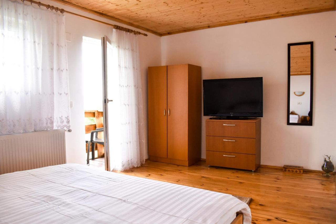 Casa De Sub Hora Villa Zărneşti Eksteriør bilde