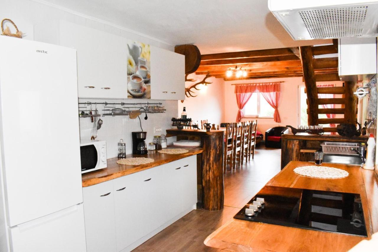 Casa De Sub Hora Villa Zărneşti Eksteriør bilde