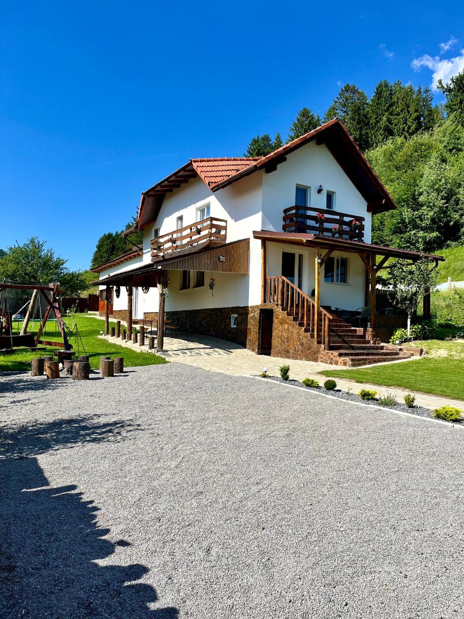 Casa De Sub Hora Villa Zărneşti Eksteriør bilde