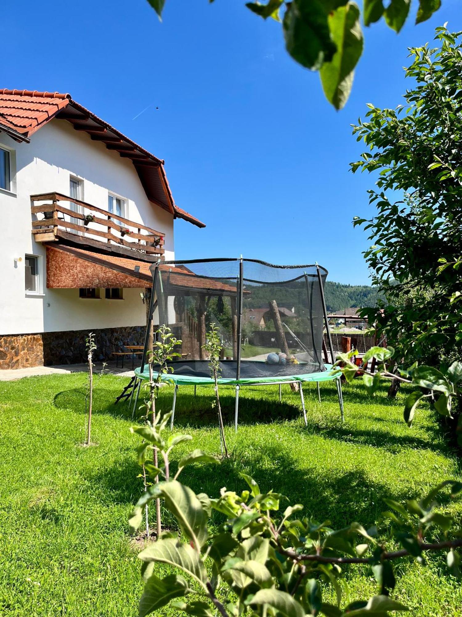 Casa De Sub Hora Villa Zărneşti Eksteriør bilde