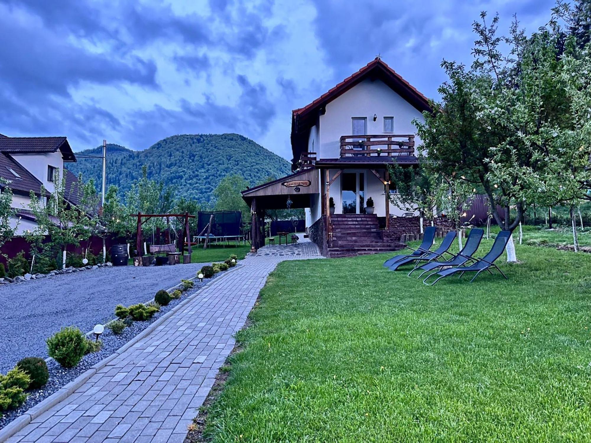 Casa De Sub Hora Villa Zărneşti Eksteriør bilde